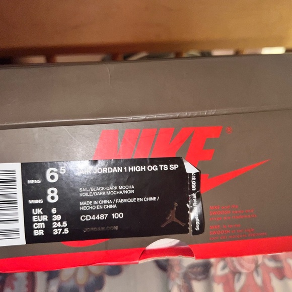 Travis Scott Air Jordan 1 - Picture 5 of 5